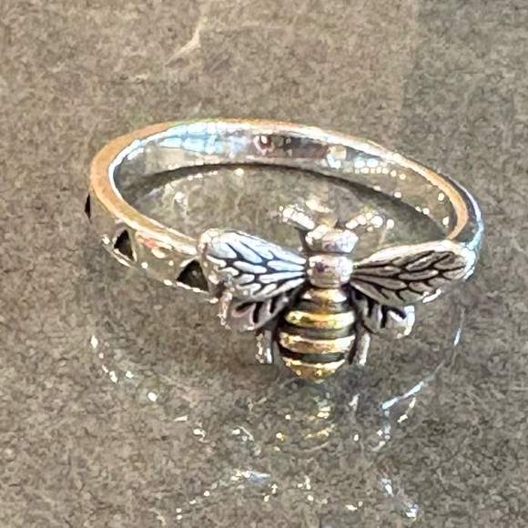 Stamped 925 Sterling Silver Bee Ring~ Size 6, 8, 9 - Picture 4 of 6